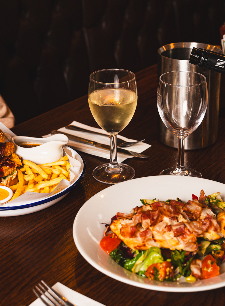 The White Horse in Broughton Astley Pub & Restaurant